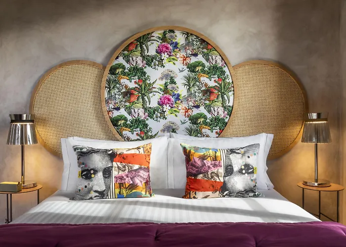 Palm - Small Luxury Of The World *