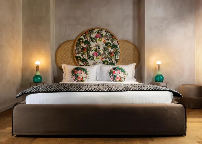 Palm - Small Luxury Of The World *