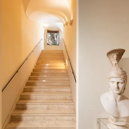 Palm - Small Luxury Of The World *