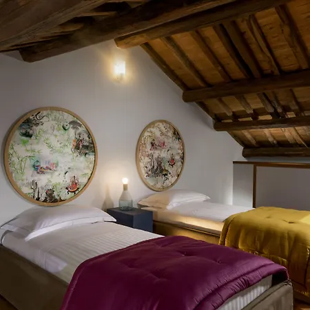 Palm - Small Luxury Of The World *