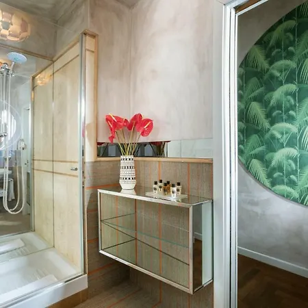 Palm - Small Luxury Of The World * Rome